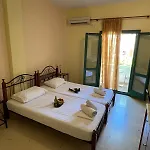 Santa Magia Hotel Kamari (Santorini)